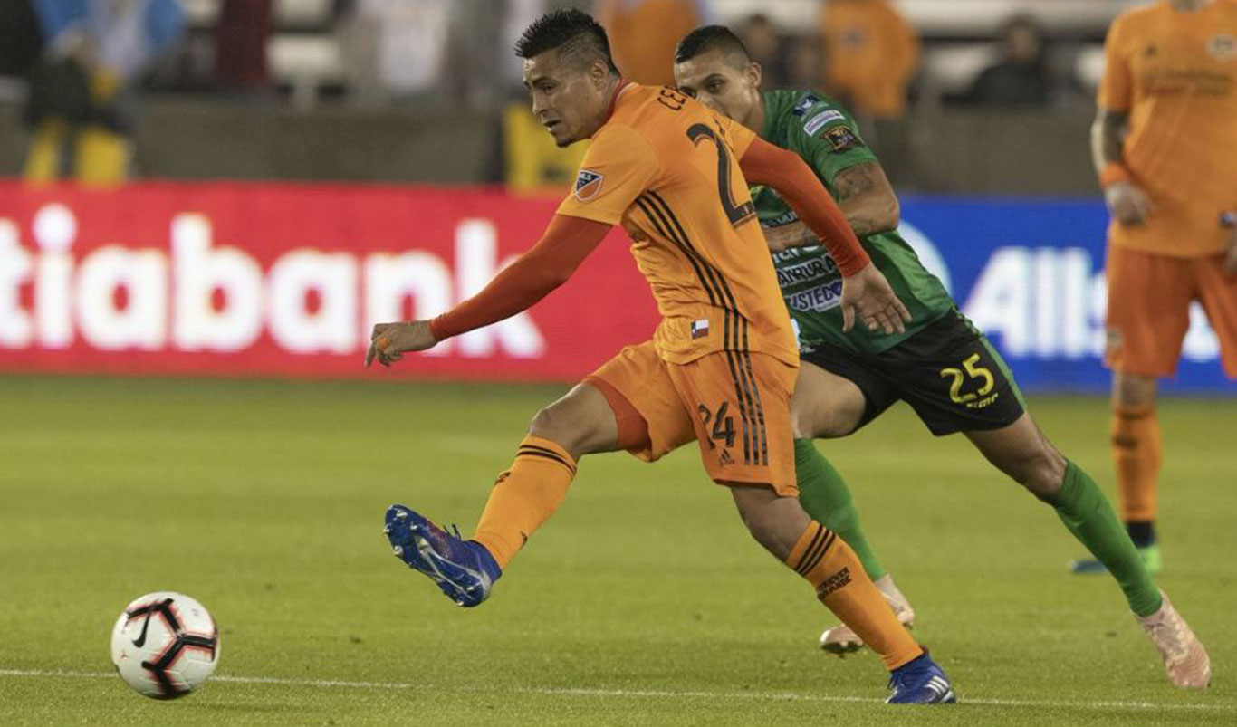 DYNAMO STRIKE LATE, SURVIVE AND ADVANCE IN CHAMPIONS LEAGUE
