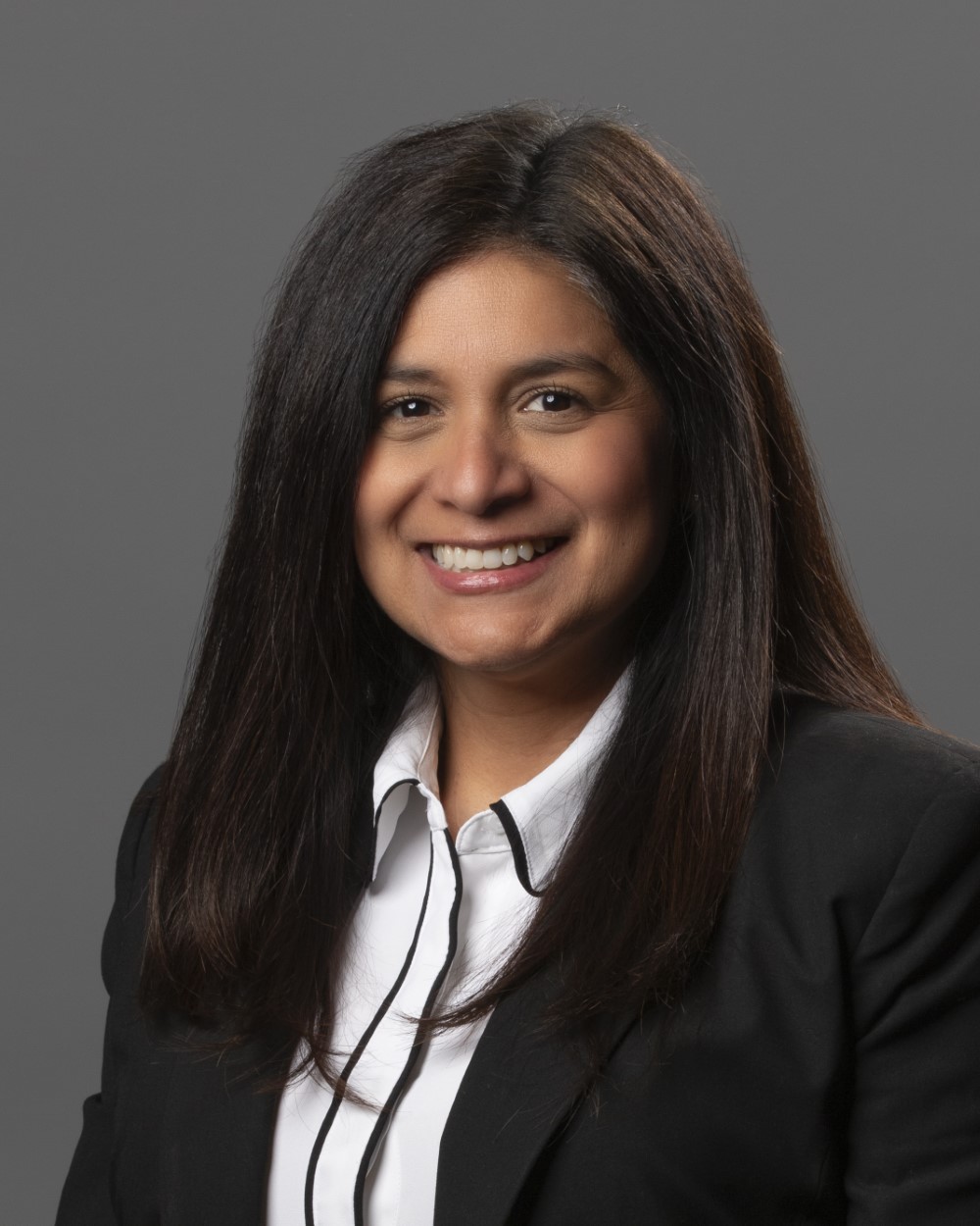 Veronica Carvaja Headshot